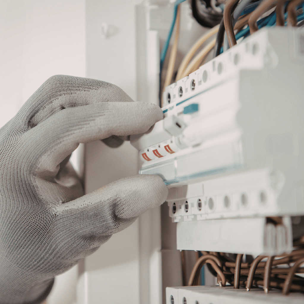 fachadasycubiertasidg.com